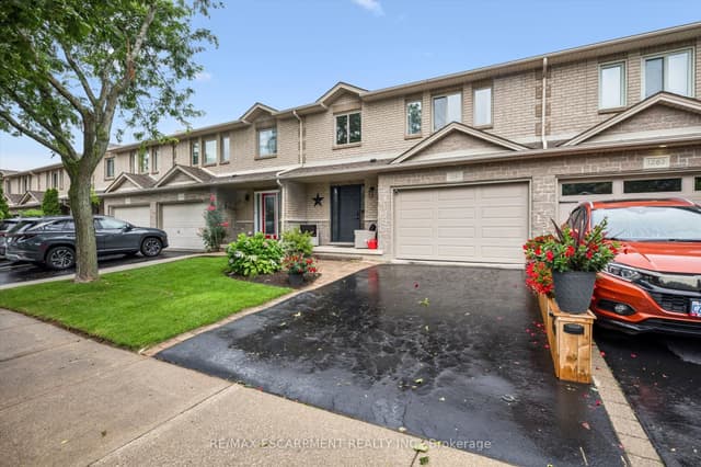 Att/Row/Townhouse at 1261 STEPHENSON Drive, Burlington, ON L7S 2B3