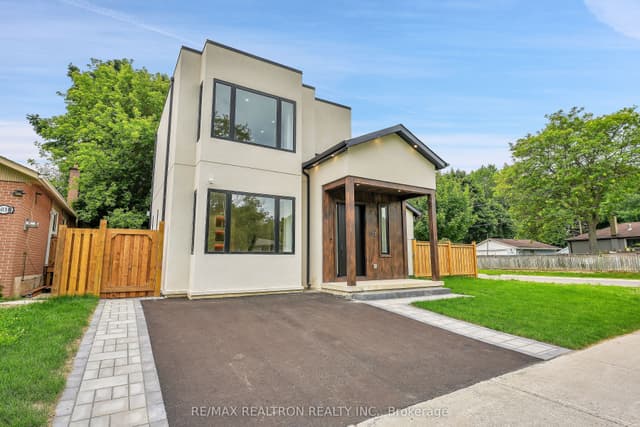 Detached at 105 Murray Drive, Aurora, ON L4G 2C4