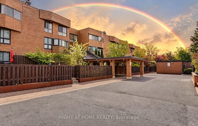 Condo Townhouse at 55 Carscadden Drive 301, Toronto, ON M2R 2A6, Toronto C07