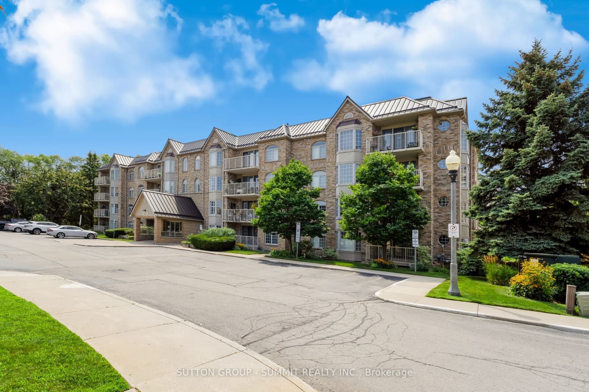 Suite B205, Unit B205 · 216 Plains Rd W