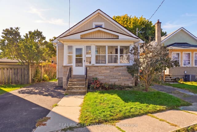 Detached at 132 GRASS Avenue, St. Catharines, ON L2R 1T4