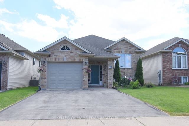 Detached at 334 St Lawrence Drive, Welland, ON L3C 7H7