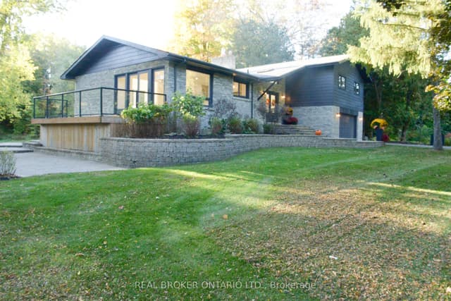 Detached at 572 Main Street, Halton Hills, ON L7G 3T6