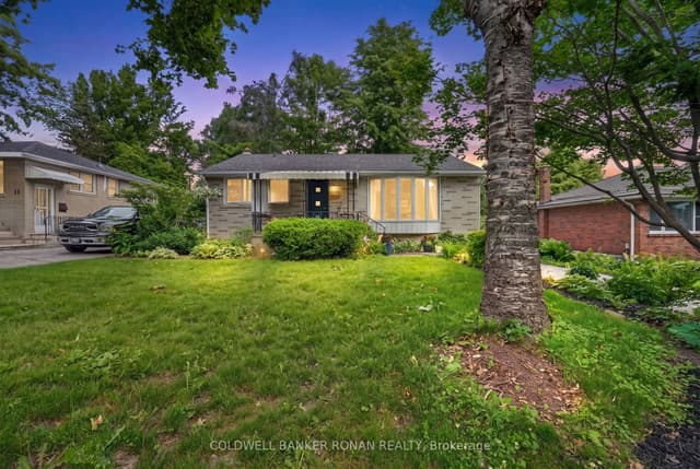Detached at 9 Vine Street, Barrie, ON L4N 2B1