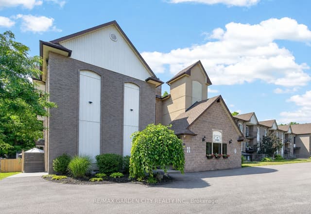 Condo Apartment at 20 JOHN Street 205, Grimsby, ON L3M 1X5
