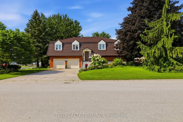 Detached at 1 Hueston Drive, Thames Centre, ON N0M 2P0