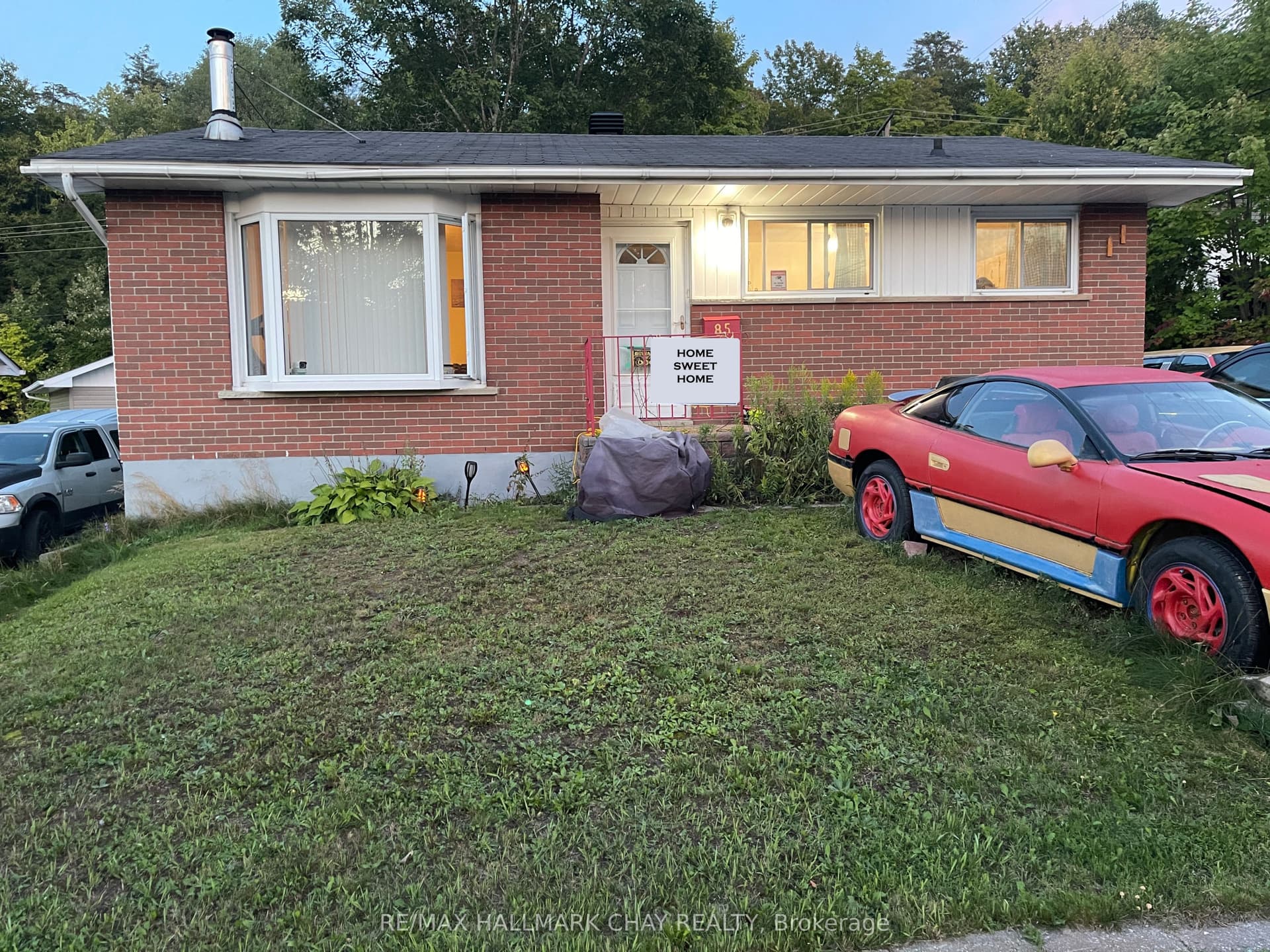 85 Mississauga Ave