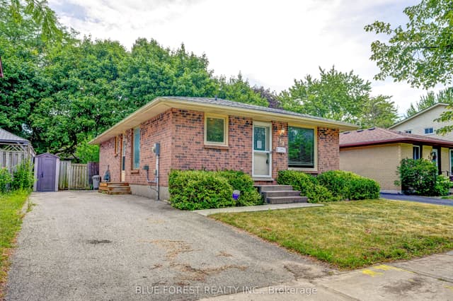 Detached at 132 Ardsley Crescent, London North, ON N6G 3W7