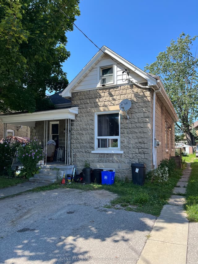 Duplex at 26 Myrtle Street, St. Thomas, ON N5R 2E7