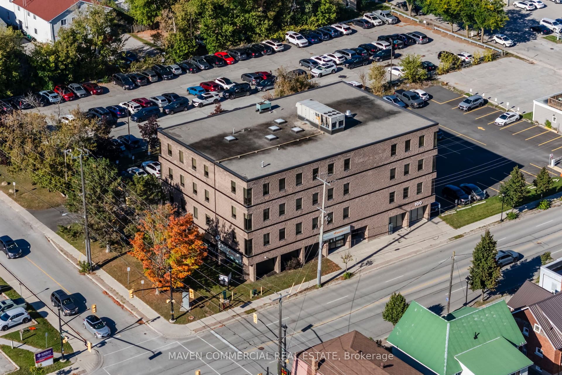Unit 200-300, Unit 200-300 · 100 Colborne St W