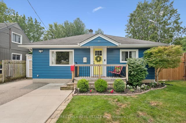 Detached at 22 Sleeman Avenue, Guelph, ON N1H 6E9