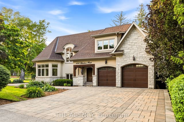 Detached at 1098 Lakeshore Road W, Oakville, ON L6L 1E9