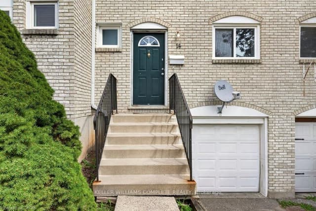Condo Townhouse at 120 QUIGLEY Road 14, Hamilton, ON L8K 6L4