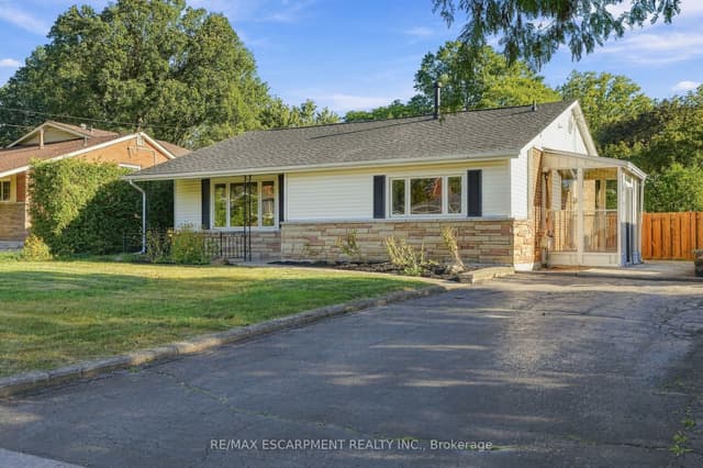Detached at 1267 Dunbar Road, Burlington, ON L7P 2K1