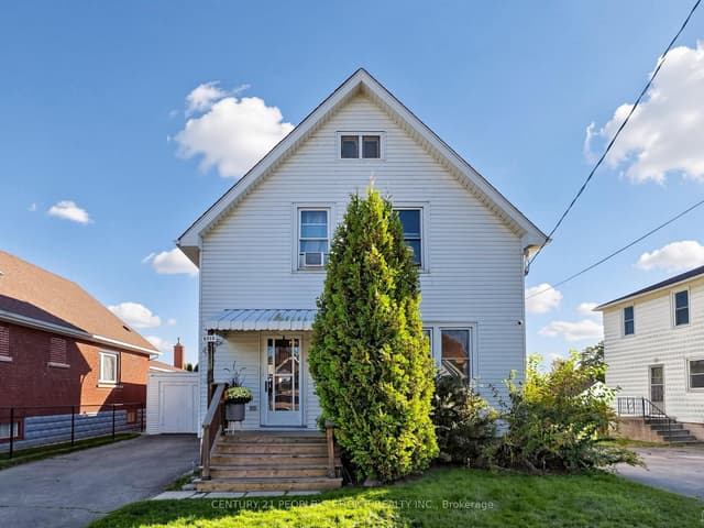 Detached at 6510 Barker Street, Niagara Falls, ON L2G 1Y7