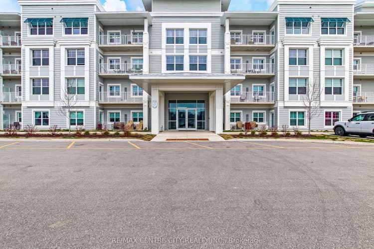 100 THE Promenade