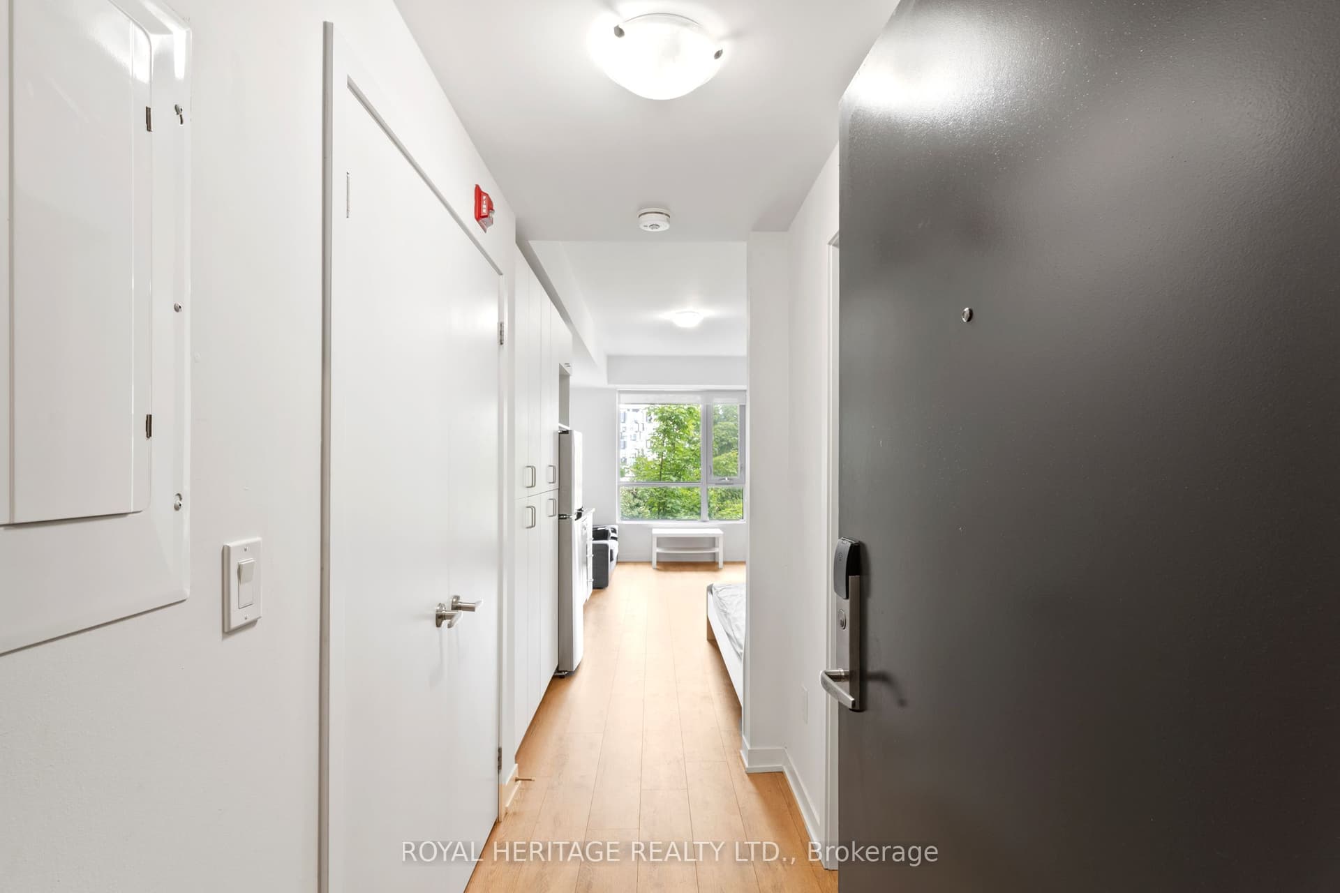 Suite 307 · Floor 3, Unit 307 · 1800 Simcoe St N