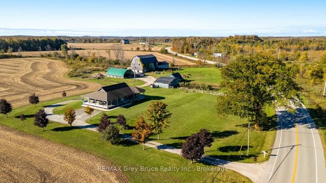 Detached at 402622 Grey 17 Road, Georgian Bluffs, ON N0H 2T0