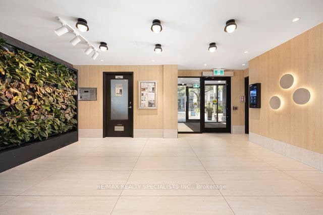 Suite 404 · Floor 4, Unit 404 · 80 Wellesley St E