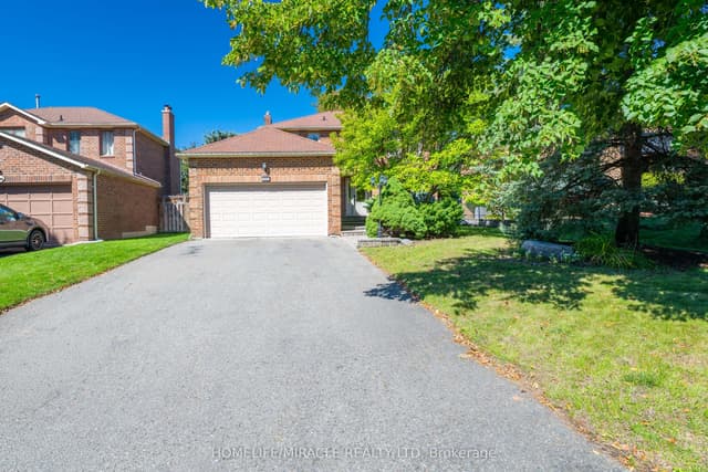 Detached at 9 Iris Crescent, Brampton, ON L6Z 3H8
