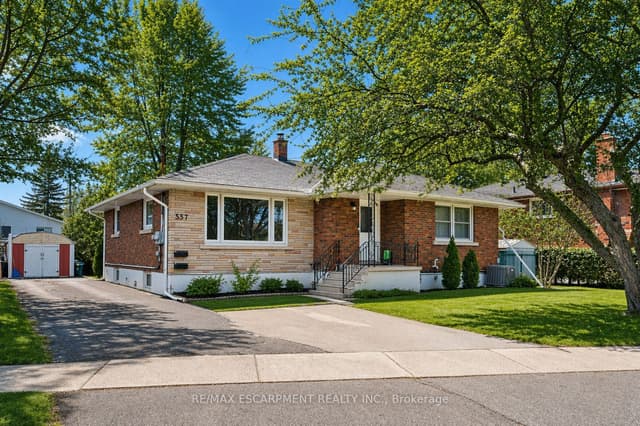 Detached at 557 Lake Street, St. Catharines, ON L2N 4J1