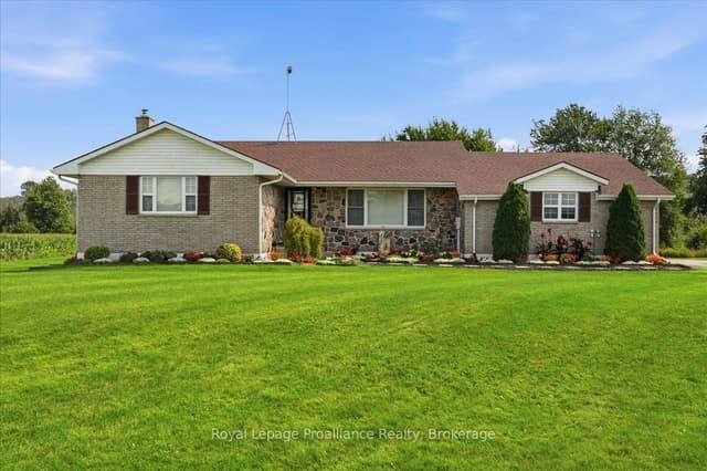 Detached at 305 Valley Road, Prince Edward County, ON K0K 1A0