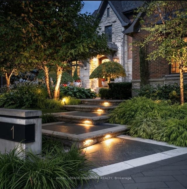 Detached at 1 Oakley Place, Toronto, ON M2P 2G3, Toronto C12
