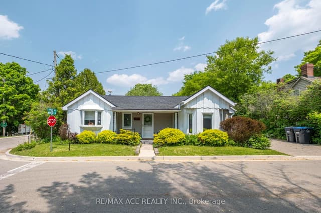 Detached at 11 Maple Lane, Caledon, ON L7E 0L3