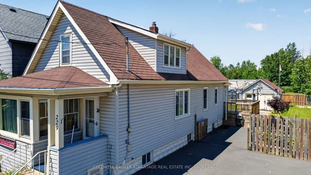 Detached at 229 Broadway Avenue, Welland, ON L3C 5L7