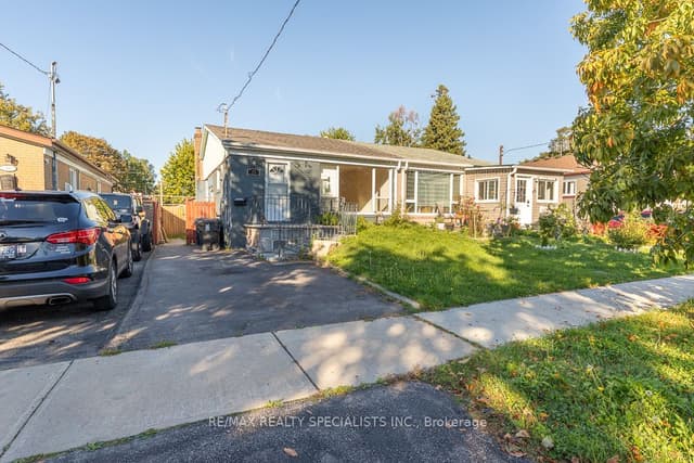 Semi-Detached at 17 Huddleston Court, Toronto, ON M1L 4L1, Toronto E04