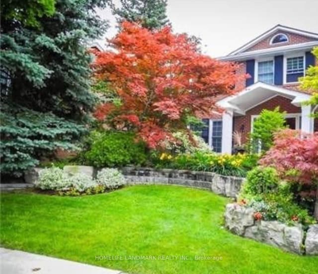 Detached at 15 Tofino Crescent, Toronto, ON M3B 1R7, Toronto C13