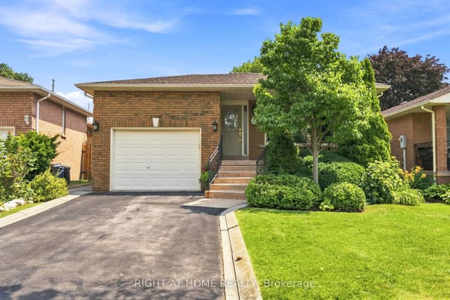 Detached at 39 Dante Court, Vaughan, ON L4L 7V5