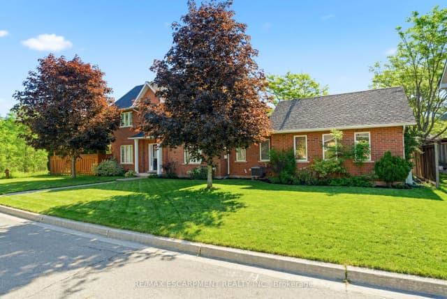 Condo Townhouse at 1745 Creek Way 7, Burlington, ON L7L 7E1