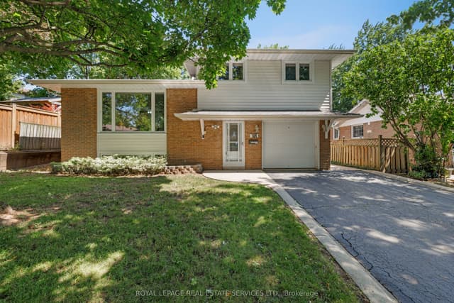 Detached at 18 Osborne Crescent, Oakville, ON L6H 1G1