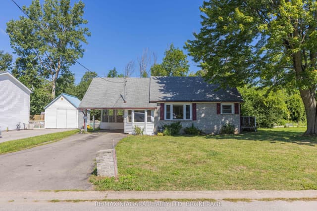 Detached at 30 A Avenue, Fort Erie, ON L2A 1C9