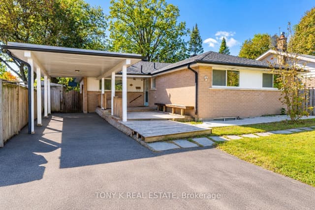 Detached at 15 Langwith Court, Brampton, ON L6Y 1Z9