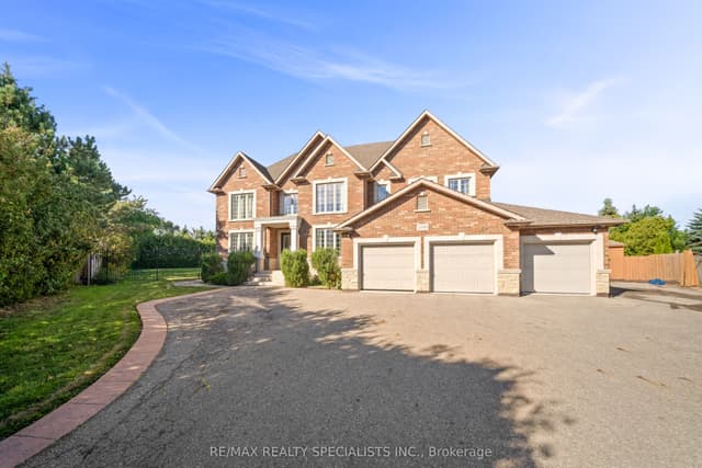 Detached at 2489 Olinda Court, Mississauga, ON L5C 4P5
