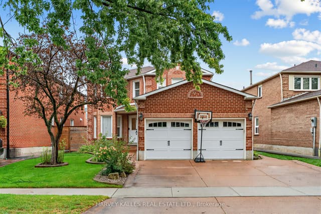 Detached at 3501 Copernicus Drive, Mississauga, ON L5B 3K6