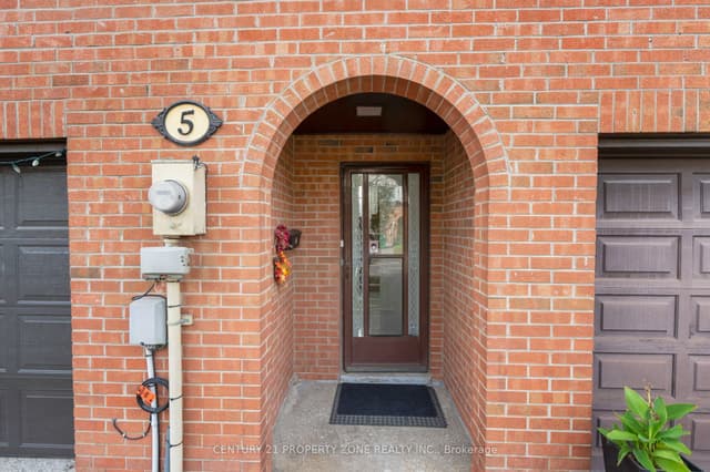 Condo Townhouse at 5 Briar Path, Brampton, ON L6T 2A2