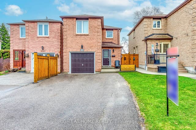 Detached at 4164 Forest Fire Crescent, Mississauga, ON L4W 3P5