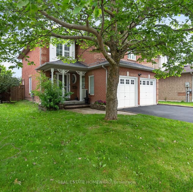 Detached at 133 Tremount Street, Whitby, ON L1M 1G1