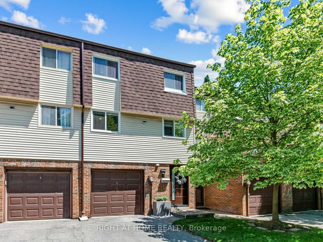 Condo Townhouse at 100 Jenny Wren Way, Toronto, ON M2H 2Z2, Toronto C15