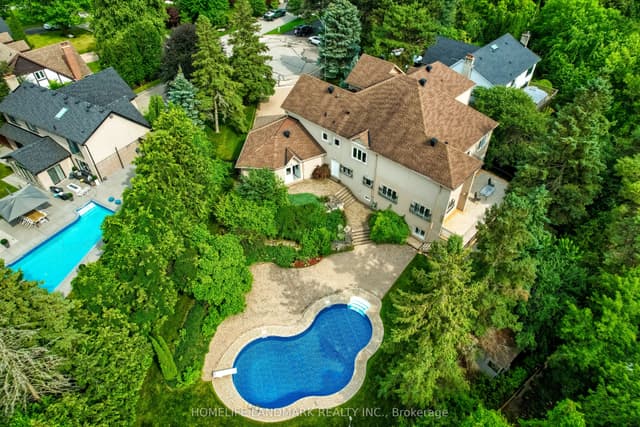 Detached at 14 Meadow Heights Court, Vaughan, ON L4J 1V6