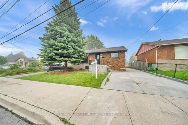 Detached at 441 West 5th Street, Hamilton, ON L9C 3P5