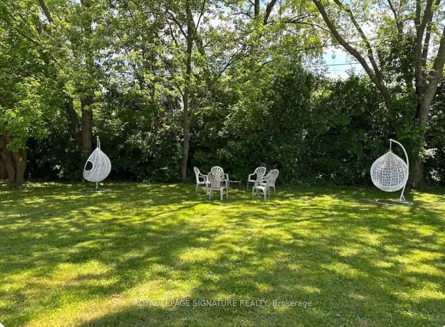 Detached at 1350 Rebecca Street, Oakville, ON L6L 1Z4