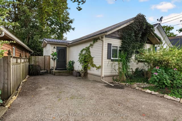 Detached at 93 Lincoln Road E, Fort Erie, ON L0S 1B0