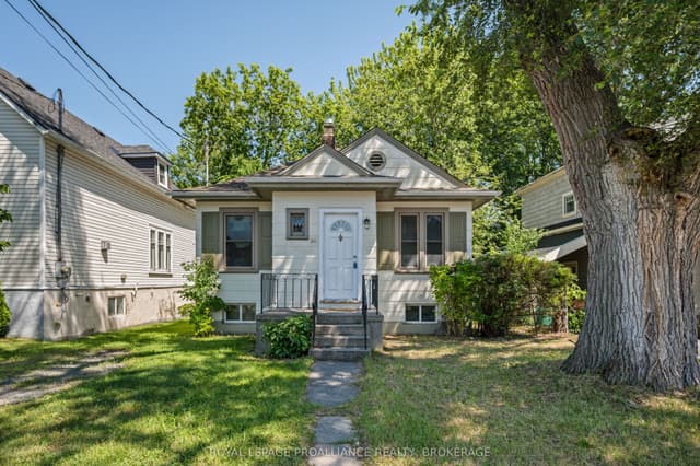 Detached at 211 Toronto Street, Kingston, ON K7L 4A9