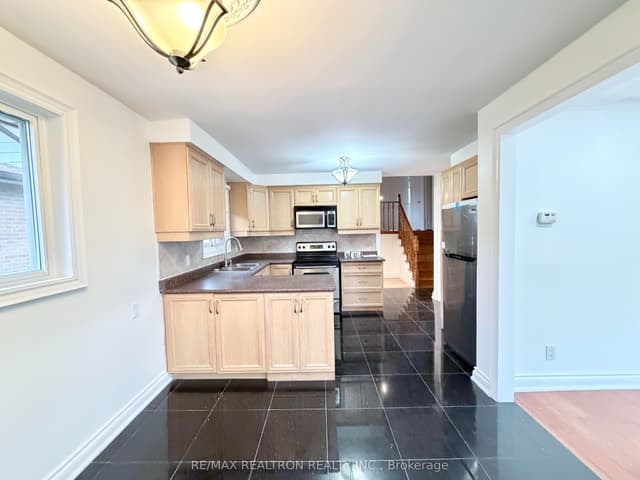 Semi-Detached at 3948 Midhurst Lane Main Floor, Mississauga, ON L4Z 1C7