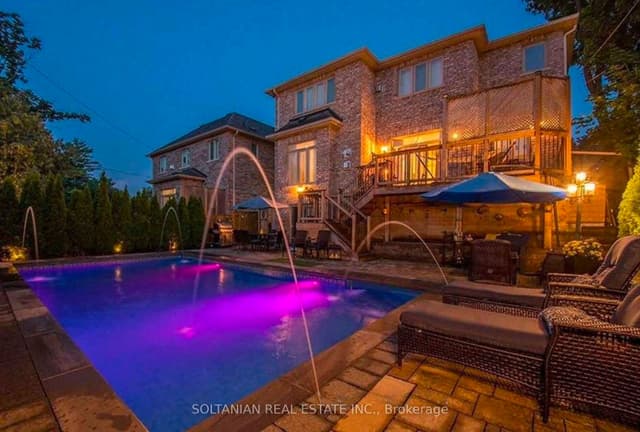 Detached at 90 Grandview Avenue, Markham, ON L3T 1H4