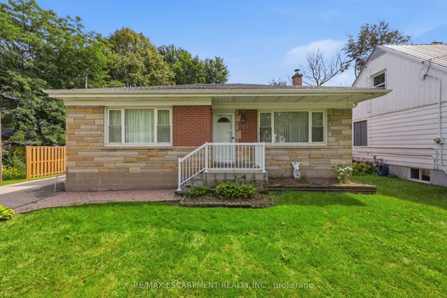 Detached at 522 Enfield Road, Burlington, ON L7T 2X8